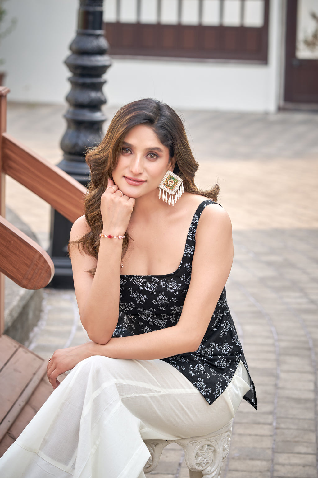 Sleeveless Floral Print Tie-Back Kurti